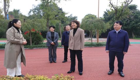 许昌市委书记杨小菁到鄢陵县调研县域经济发展、基层治理、安全生产等工作